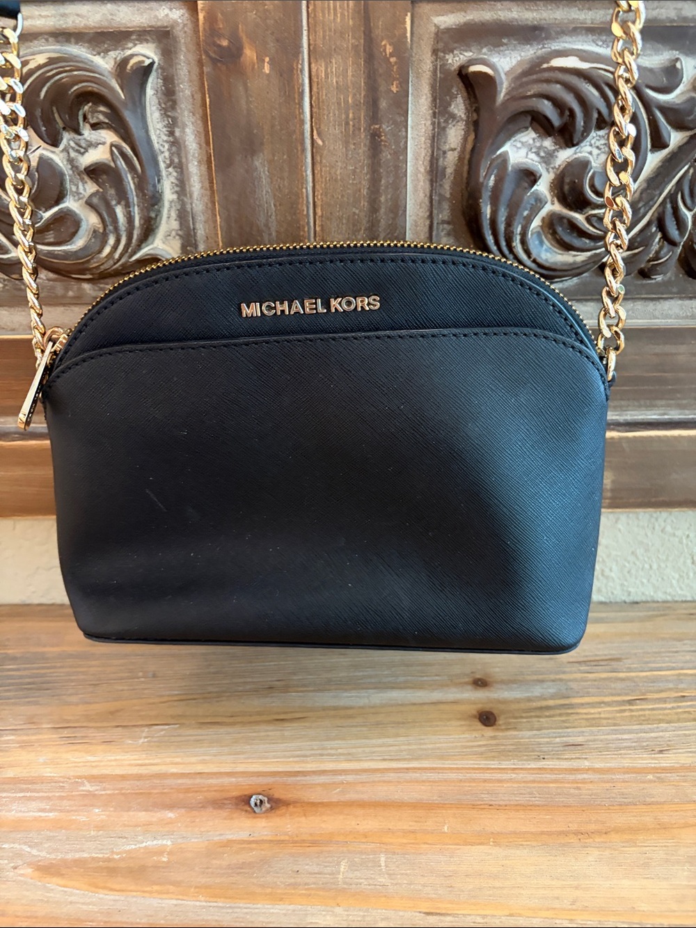 Michael Kors “Jet Set” Dome Shape Crossbody with Gold Chain Accents & Dust Bag